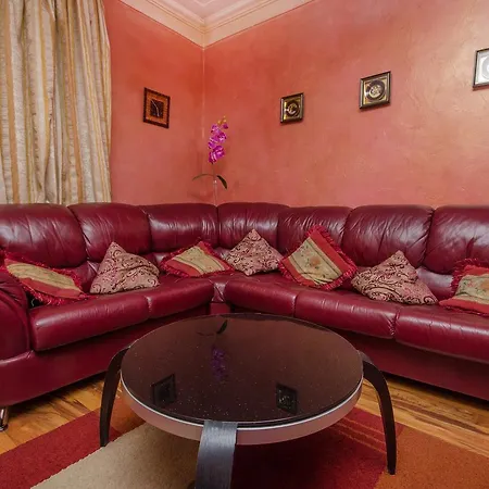 Apartment In City Center